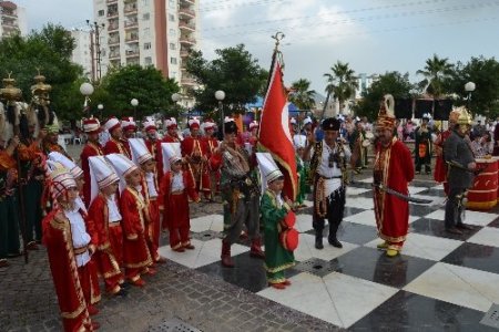 Kozan, aşıklarla coştu