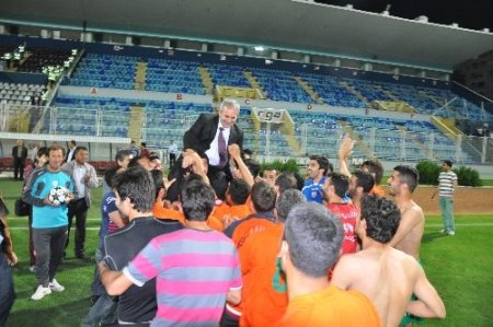 Kozan Belediye Spor Bal Ligi’nde