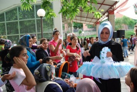 Kozan Belediyesi Gençlik Meclisi’nden Anneler Günü Etkinliği