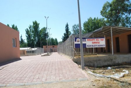 Kozan Belediyesi sokak hayvanları için beslenme üniteleri kurdu