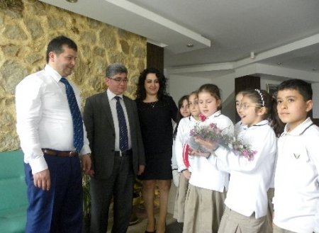 Kozan Burç Koleji öğrencileri avukatları unutmadı