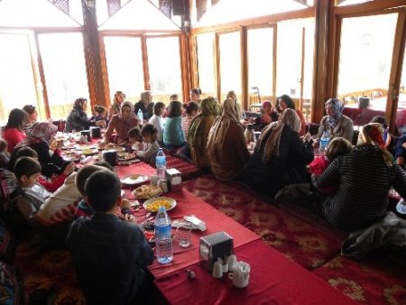 Kozan Burç Koleji velileri Şanlıurfa’yı gezdi