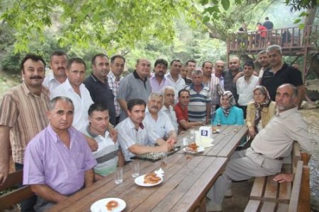 Kozan Eml Mezunları 22 Yıl Sonra Bir Araya Geldi