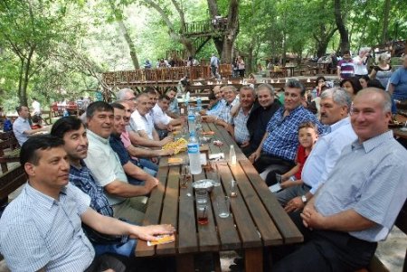 Kozan EML mezunları Dağılcak’ta bir araya geldi