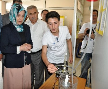 Kozan Fen Lisesi’nde bilim fuarı açıldı