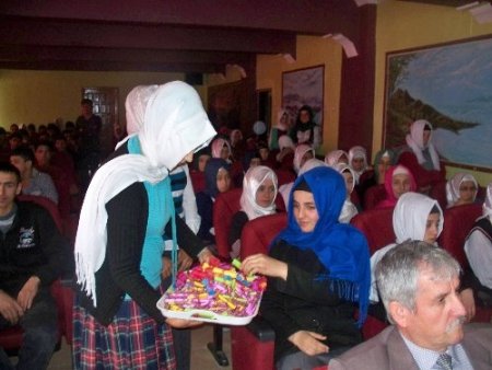 Kozan İmam Hatip Lisesi'nden Kutlu Doğum etkinliği