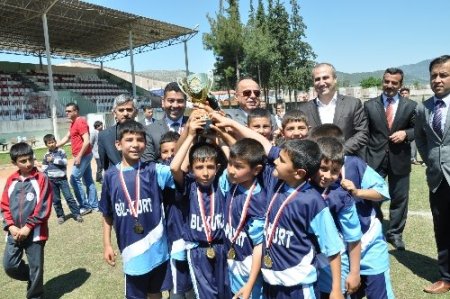 Kozan Köy Okulları Futbol Turnuvası sona erdi
