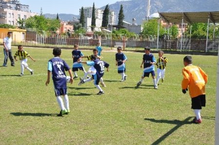 Kozan Köy Okulları Futbol Turnuvası sona erdi