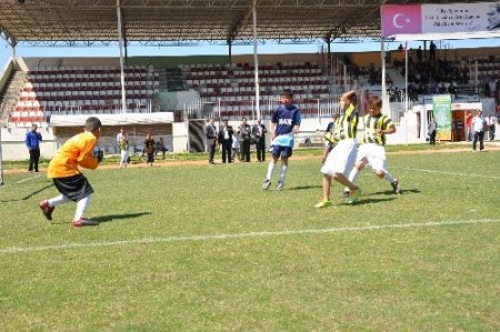 Kozan Köy Okulları Futbol Turnuvası sona erdi
