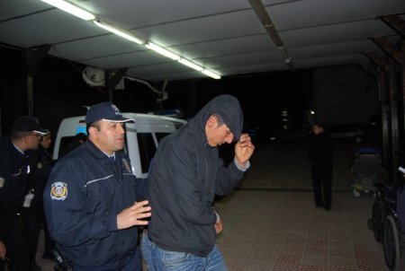 Kozan Polisi Hırsızlık Zanlılarını 20 Dakika İçinde Yakaladı