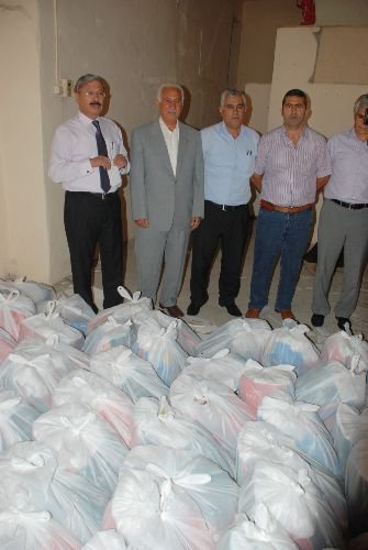 Kozan Ticaret Borsası Dar Gelirli Öğrencilere Kırtasiye Yardımında Bulundu