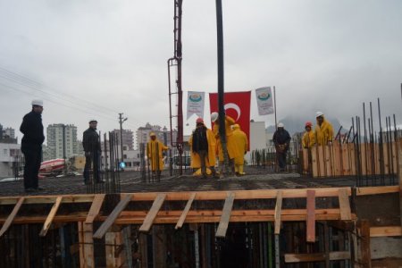 Kozan'da 90 kişilik yurdun temeli atıldı