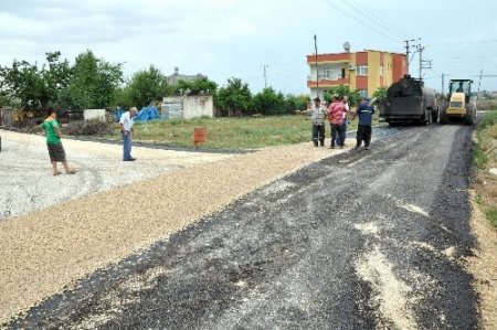 Kozan’da asfalt çalışmaları sürüyor