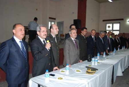 Kozan’da bayramlaşma töreni