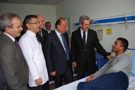 Kozan’da bayramlaşma töreni