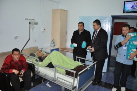 Kozan’da hastalara kandil simidi dağıtıldı