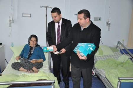 Kozan’da hastalara kandil simidi dağıtıldı