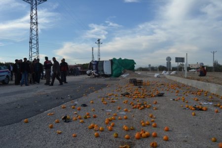 Kozan’da iki kamyonet çarpıştı: 3 yaralı