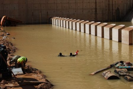 Kozan'da Kayıp 6 Baraj İşçisini Arama Çalışmaları Devam Ediyor