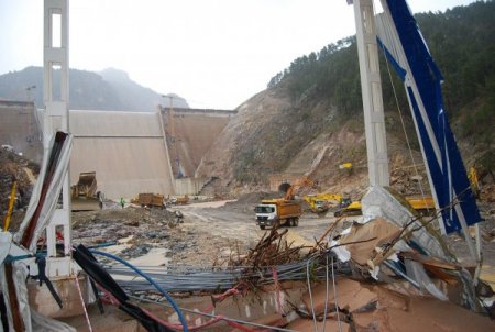 Kozan'da Köprü Barajı İş Güvenliği Sorumlusu Tutuklandı