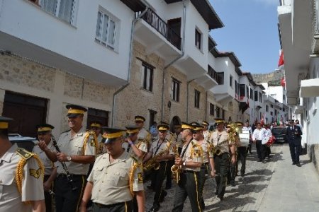 Kozan'da kurtuluş coşkusu