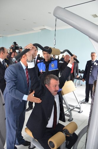 Kozan’da polisler için kondisyon ve spor merkezi açıldı