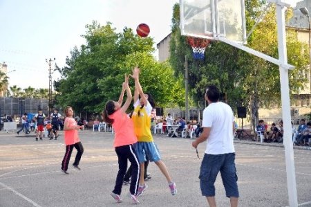 Kozan'da Sokak Kurtuluş Basketbol Turnuvası heyecanı