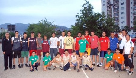 Kozan'da Sokak Kurtuluş Basketbol Turnuvası heyecanı