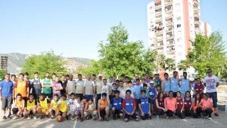 Kozan'da Sokak Kurtuluş Basketbol Turnuvası heyecanı