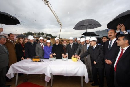 Kozan’da yapılacak 200 yataklı devlet hastanesinin temeli atıldı