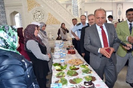 Kozan'da yapımı devam eden 5 bin kişilik cami yararına kermes