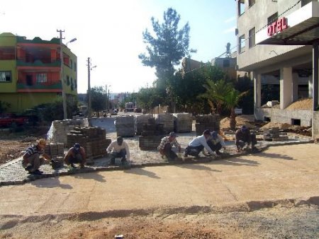 Kozan'da Yol Genişletme Çalışmaları Devam Ediyor