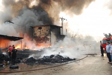 Kozan’daki Sanayi Sitesinde Yangın Paniği