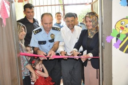 Kozanlı minikler yıl sonu sergisi açtı