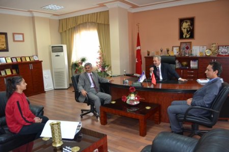 Kozanlı öğrenci, Türkiye temcilciliği için destek turuna çıktı