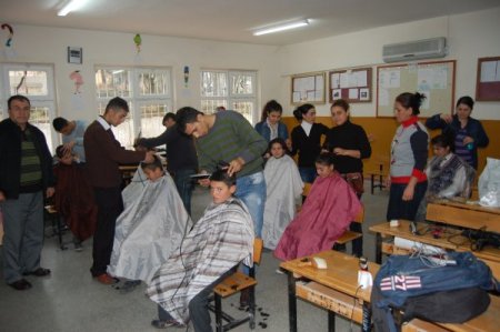 Kozdes Öğrencilere Kitap Dağıttı