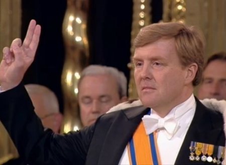 Kral Willem-Alexander kilisede yemin etti