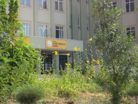 Kravattaki Fotoğraf Müdürü Koltuğundan Etti