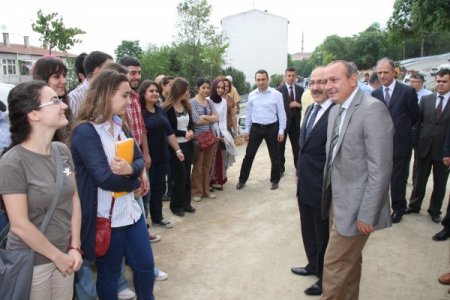 Ktü'lü Öğrenciler Çevre Kirliliğine Dikkat Çekmek İçin Fidan Dikti