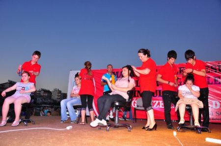 Kuaförler Engellilerin Saçını, Sorunlara Dikkat Çekmek İçin Tasarladı