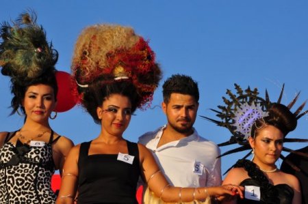 Kuaförler Engellilerin Saçını, Sorunlara Dikkat Çekmek İçin Tasarladı