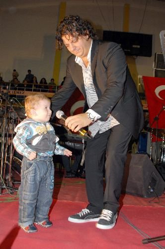 Kubat, Memleketi Afyonkarahisar'da Konser Verdi