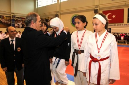 Küçük kareteciler kış kupası için ter döktü