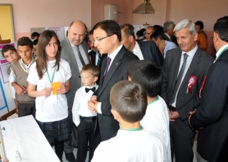 Küçük mucitler projelerini sergiledi