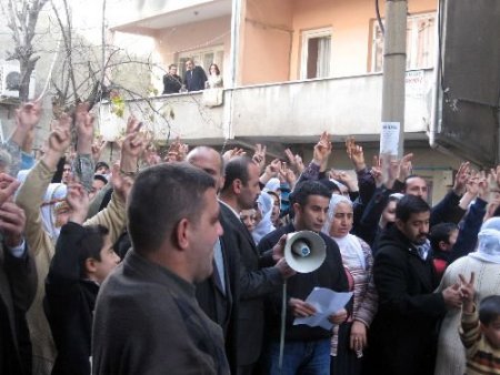 Küçükçekmece'de Dtp Protestosu