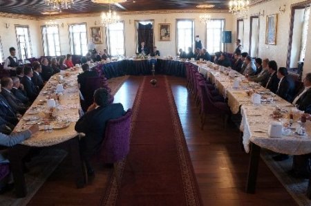 Küçükler: Hizmeti inkar küfürdür