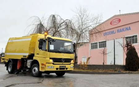 Kudüs'ün Yolları Türk Mühendisin Yaptığı Araçlarla Süpürülüyor