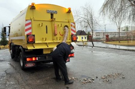 Kudüs'ün Yolları Türk Mühendisin Yaptığı Araçlarla Süpürülüyor