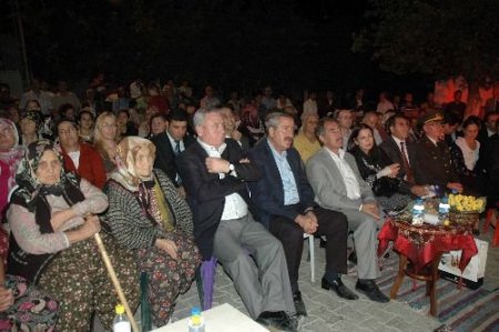 Kültür Bakanı Günay, Orman Köylüleriyle Beraber Senfoni Dinledi