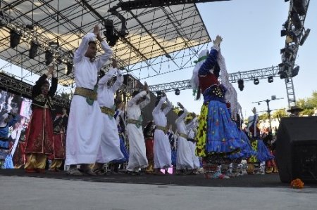 Kültür Şöleni’nde sahneler doldu taştı